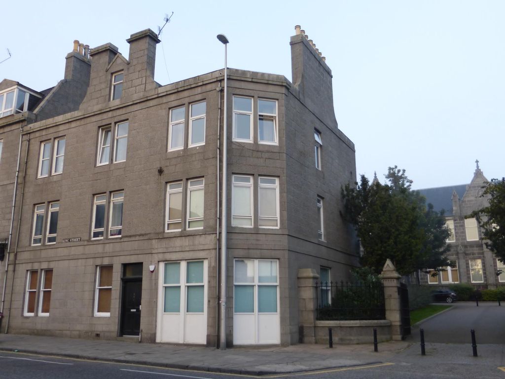 Property photo 1 of 16 Top Floor Flat