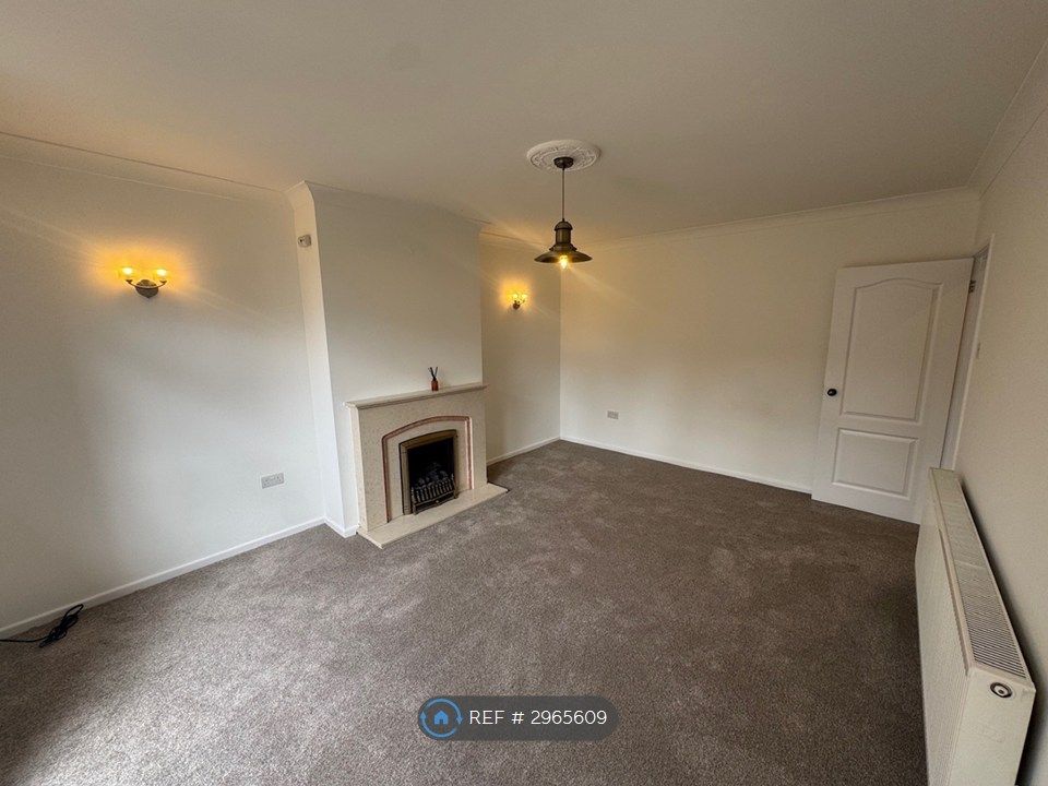 Property photo 2 of 18 Front Room