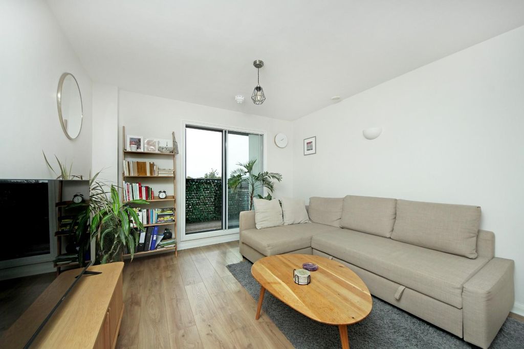 Property photo 2 of 9