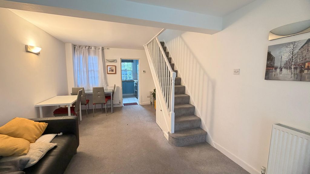 Property photo 2 of 7 Gallery