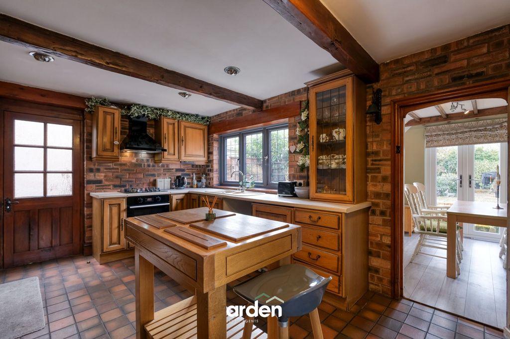 Property photo 2 of 14