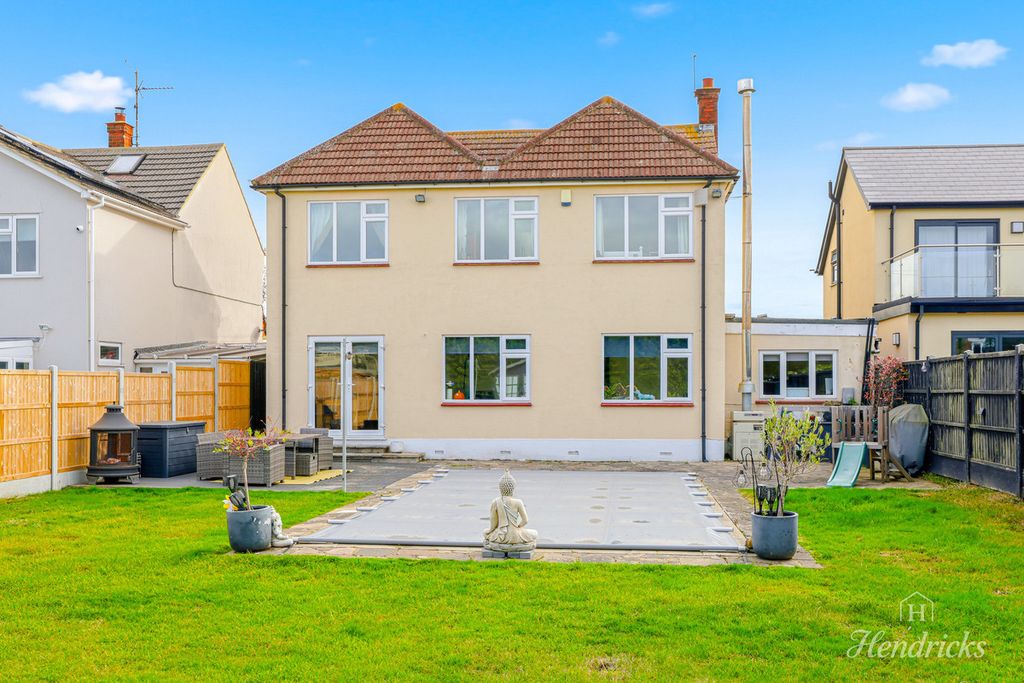 Property photo 1 of 33