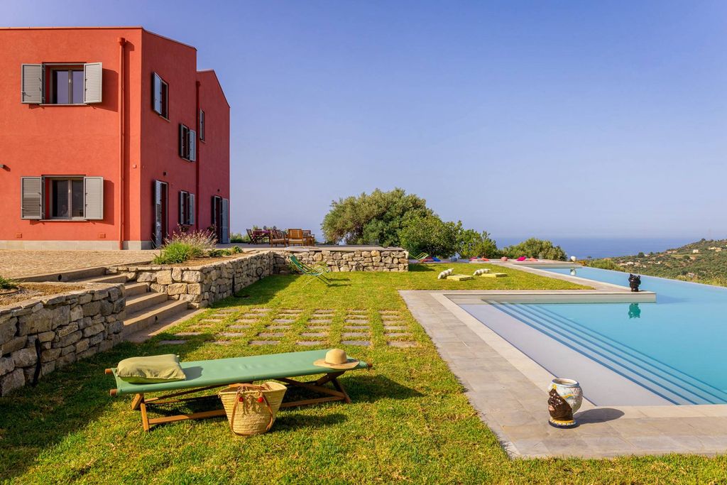 Property photo 1 of 34