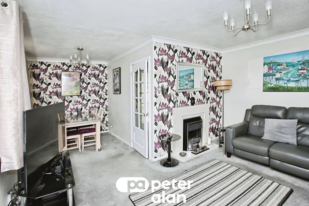 Property photo 2 of 27