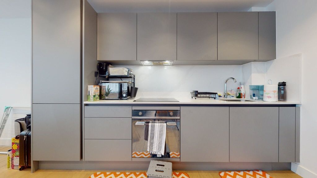 Property photo 2 of 12 Kitchen