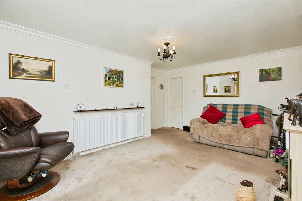 Property photo 3 of 18