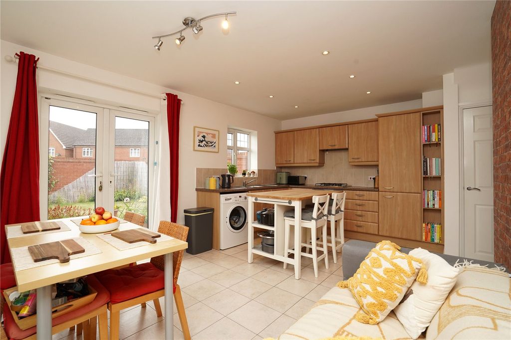 Property photo 2 of 15 Picture No. 10