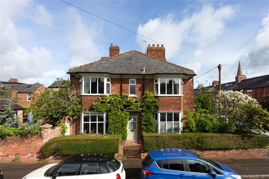Property photo 1 of 19 External Front