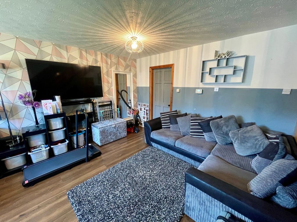 Property photo 2 of 13 Picture No. 02