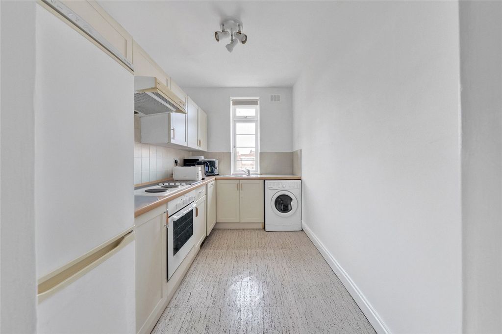 Property photo 2 of 11 Picture No. 10