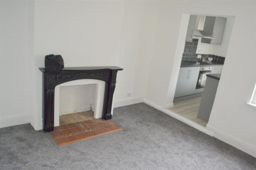 Property photo 3 of 16 Rear Lounge 1.Jpg