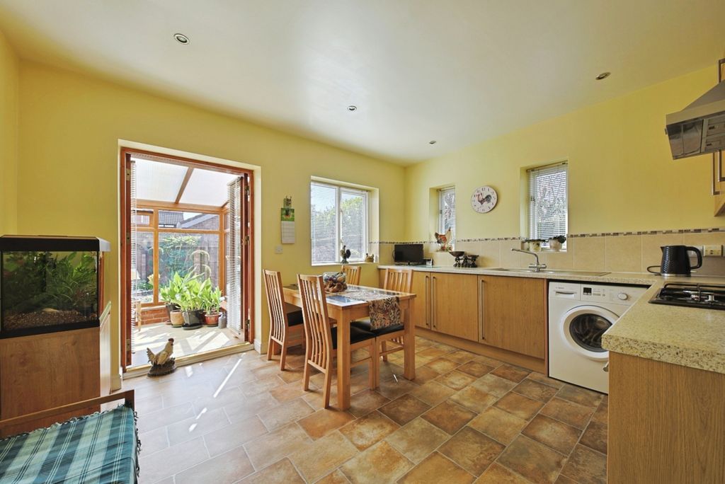 Property photo 3 of 26 4033649