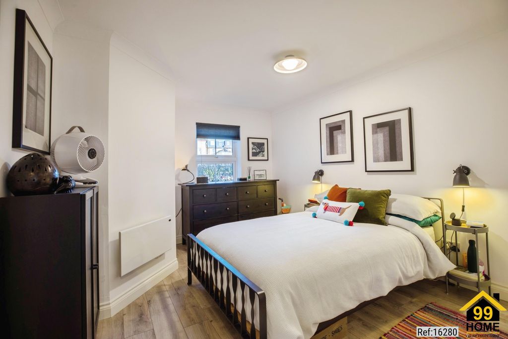 Property photo 1 of 20 Photo 0