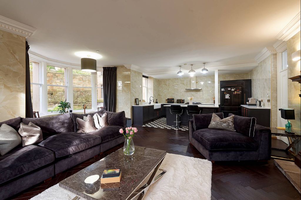 Property photo 3 of 25