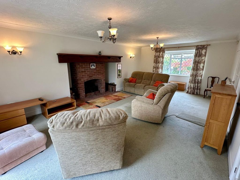 Property photo 2 of 20