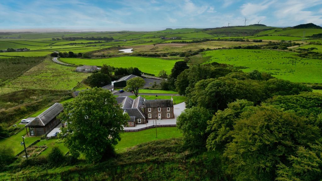 Property photo 2 of 41 Dji_Fly_20230921_100744_304_1695289954944_Photo