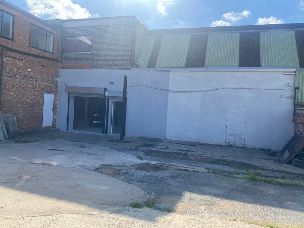 Property photo 1 of 3