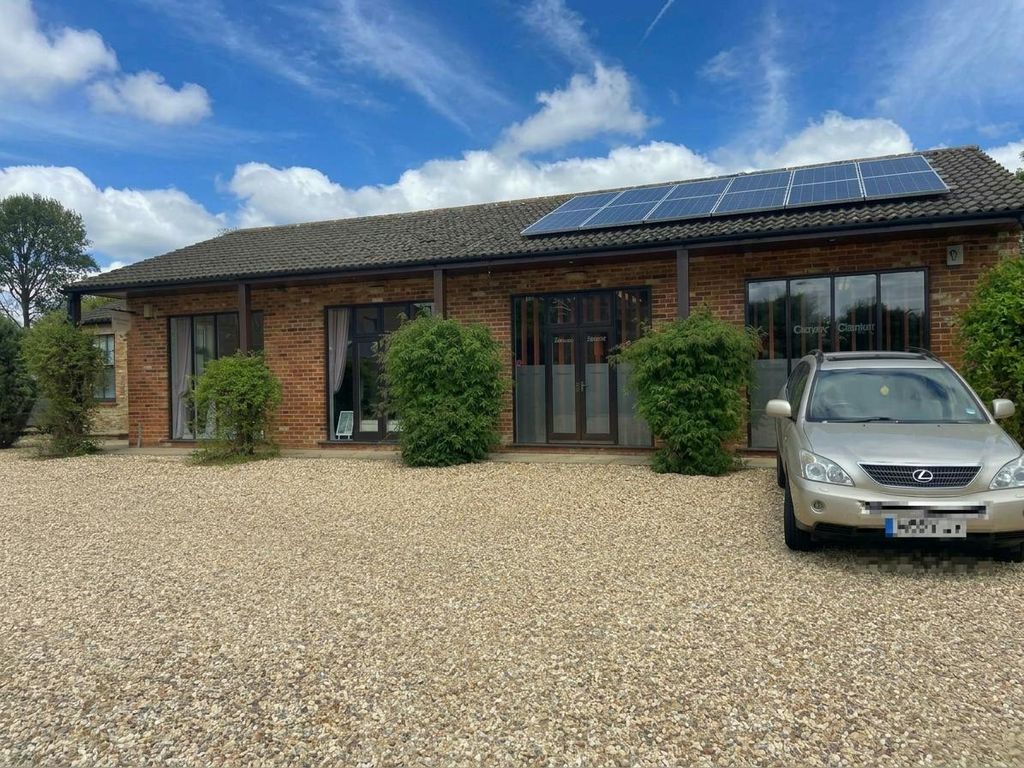 Property photo 1 of 4 Lfb No Cars.Jpg