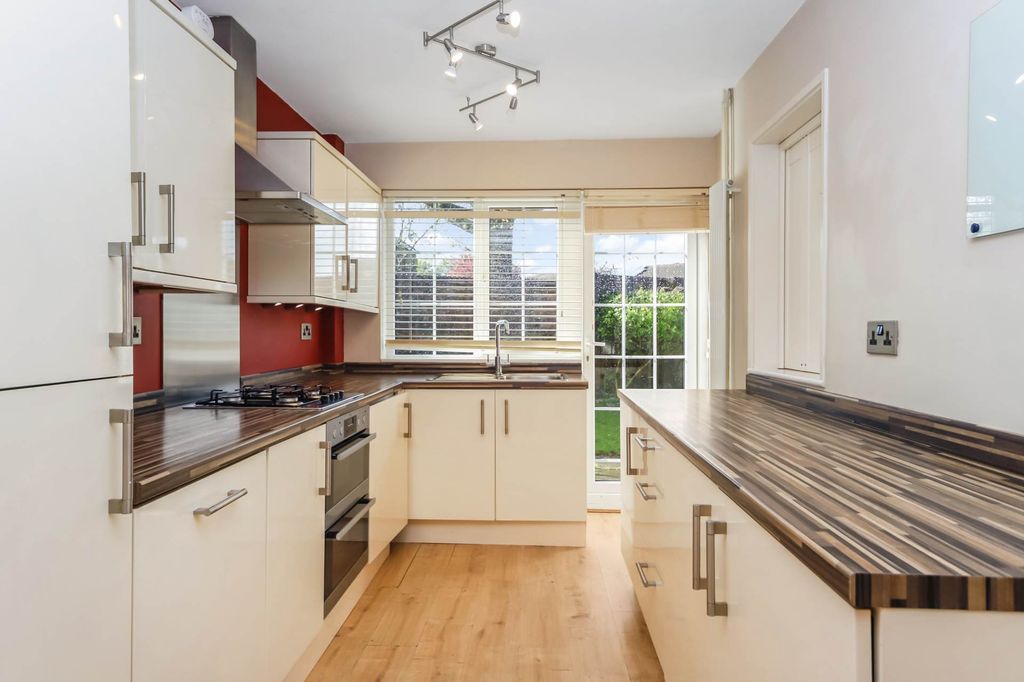 Property photo 3 of 18