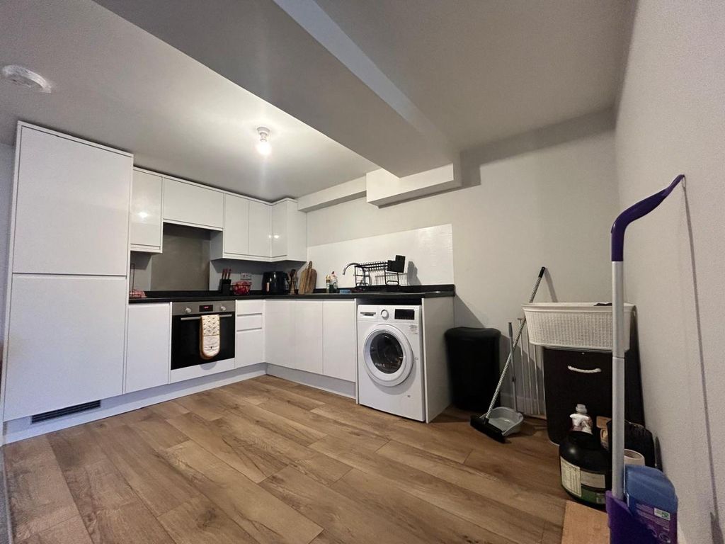 Property photo 3 of 6 Kitchen.Jpg