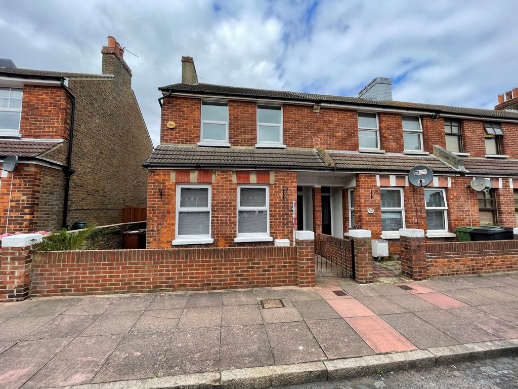 Property photo 1 of 14 External