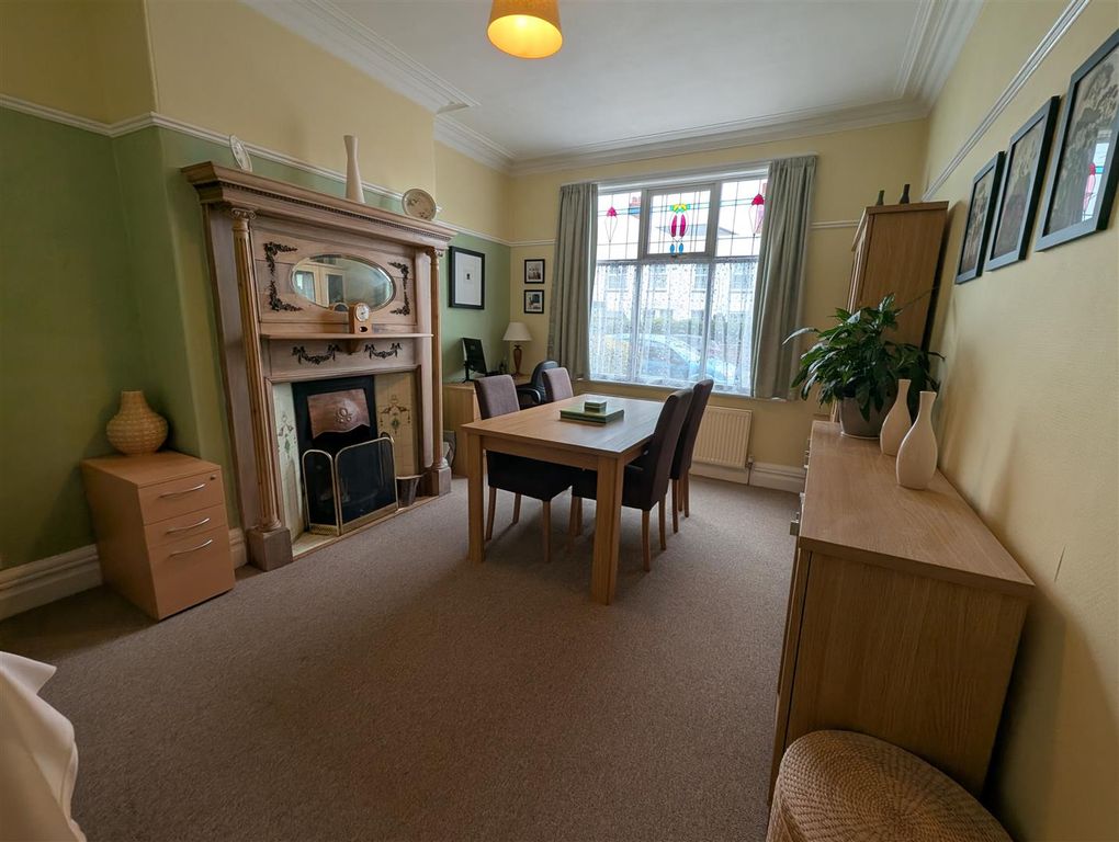 Property photo 3 of 15 Dining Room