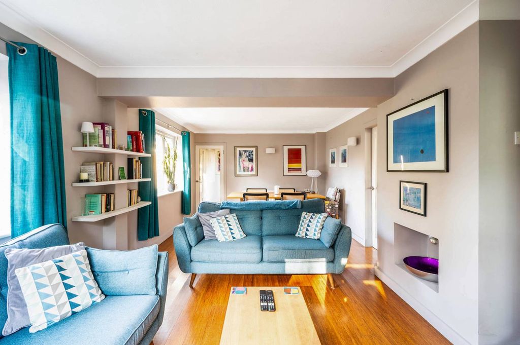 Property photo 3 of 21