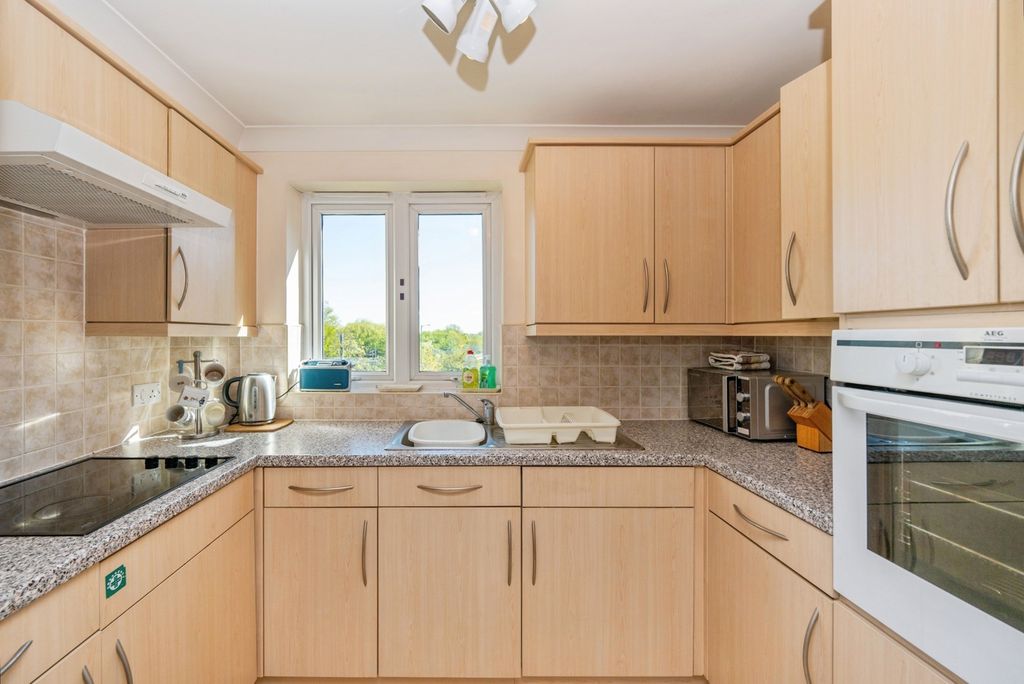 Property photo 3 of 15 Kitchen