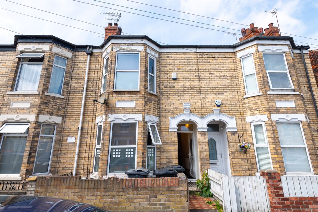 Property photo 1 of 23