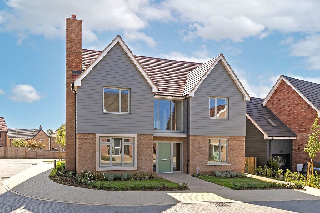 Property photo 1 of 19 Photo 7