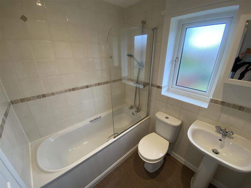 Property photo 3 of 12 Bathroom 1