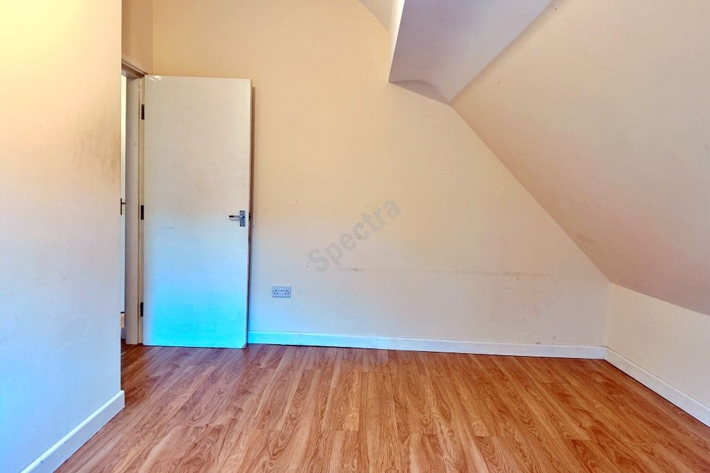 Property photo 3 of 8 Gallery