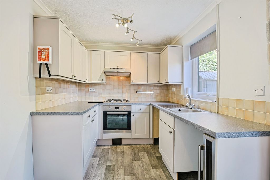 Property photo 3 of 16
