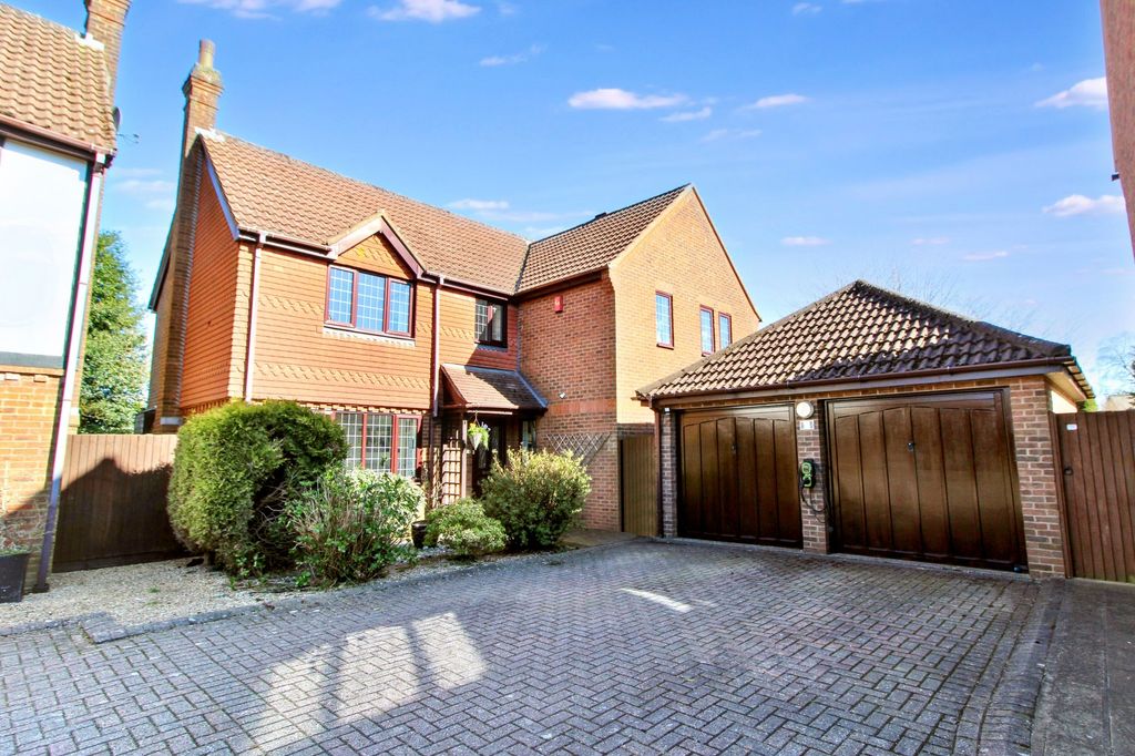 Property photo 1 of 33