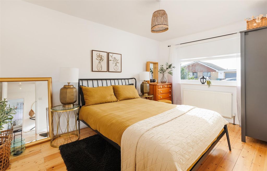 Property photo 3 of 26