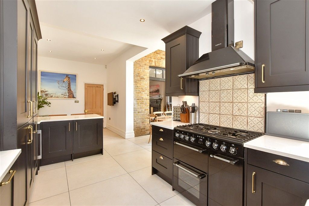 Property photo 2 of 17 Kitchen