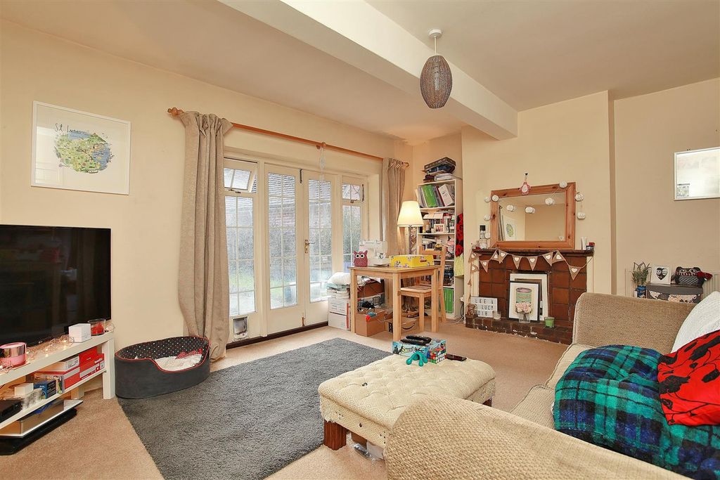 Property photo 3 of 9