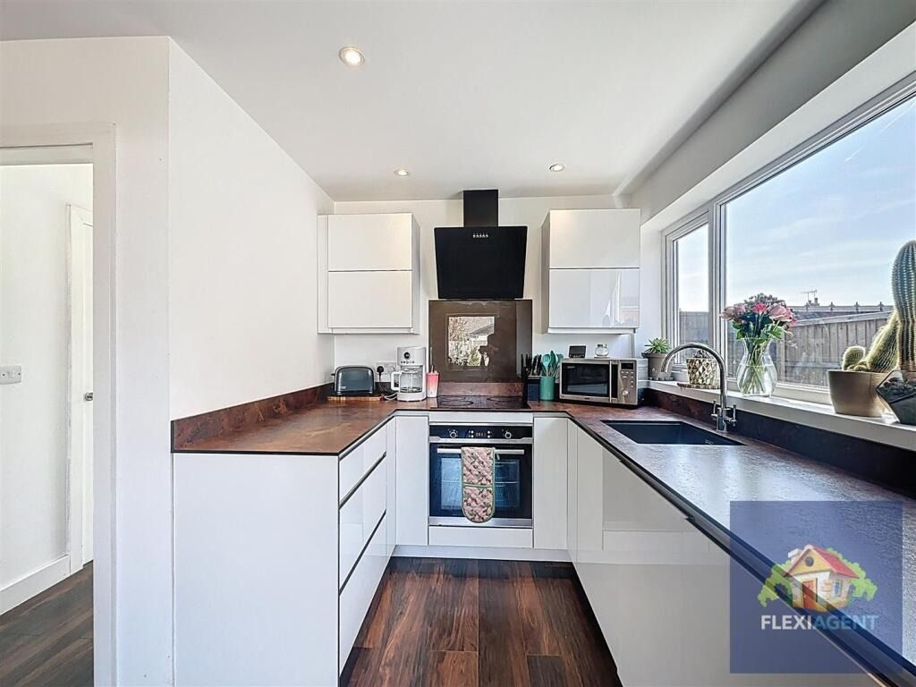 Property photo 2 of 29 4342183