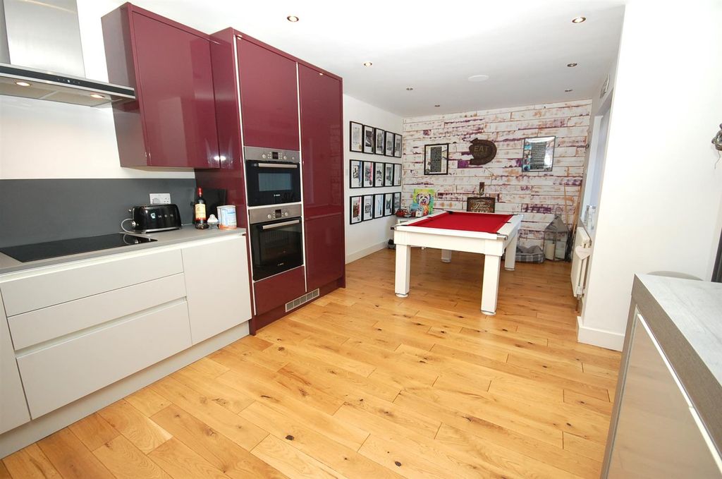 Property photo 3 of 22 Kitchen/Diner