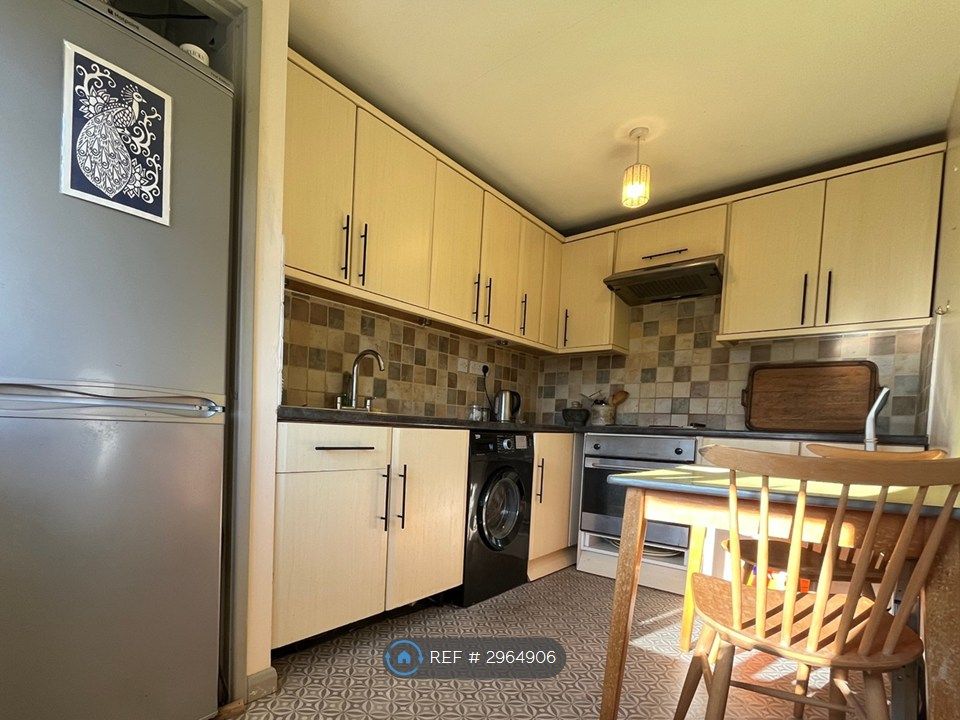 Property photo 3 of 7 Kitchen