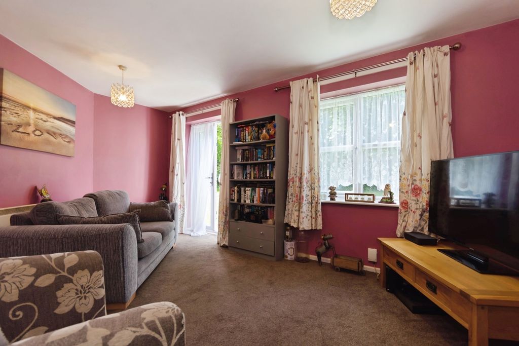 Property photo 3 of 11 Pbox-Img.Jpg