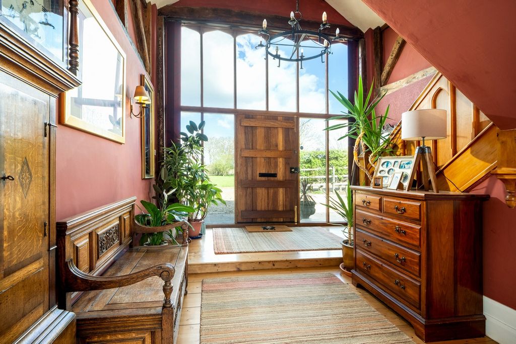Property photo 3 of 46