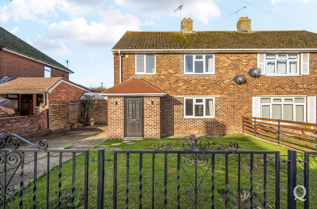 Property photo 1 of 19 253Ceb32-4Fbd-472...