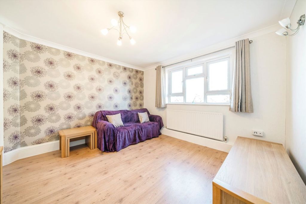 Property photo 2 of 5