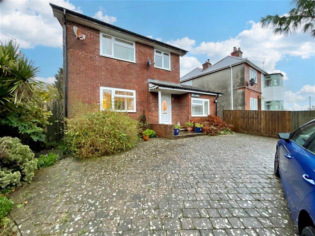 Property photo 1 of 11 Front