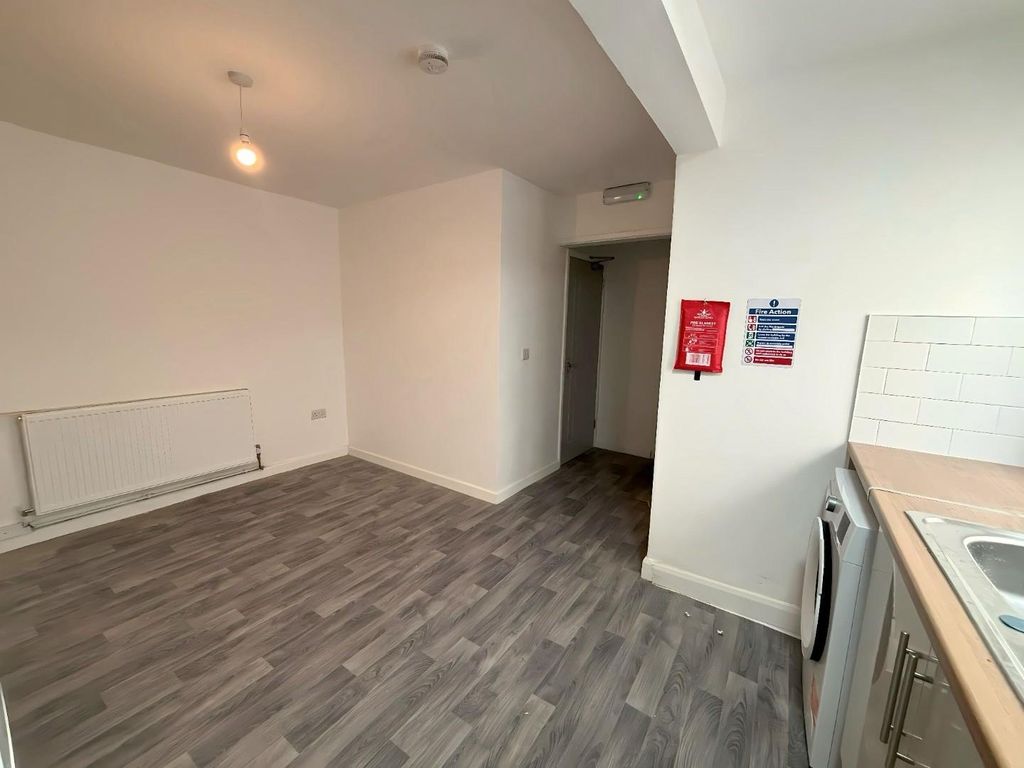 Property photo 3 of 14 27200d9E-Ec1d-41A0-86Df-677Fd48598A5.Jpg