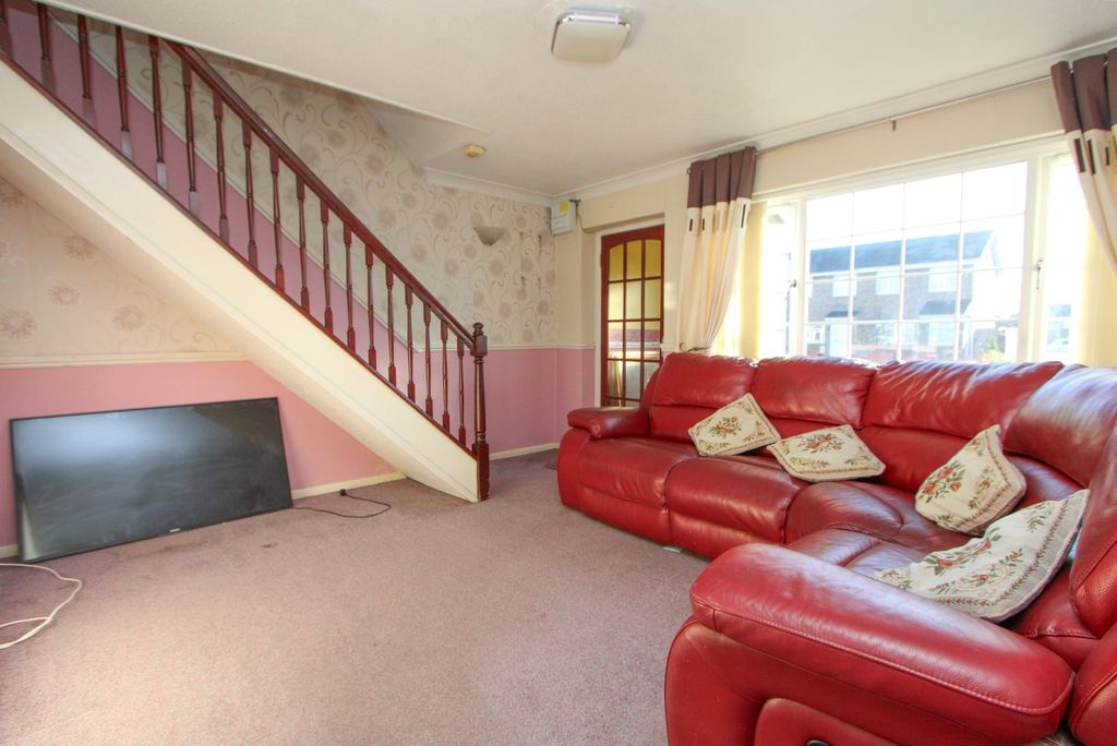 Property photo 2 of 13