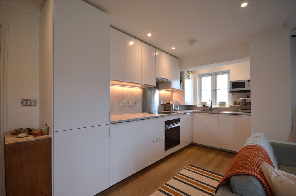 Property photo 2 of 10 Picture No. 17