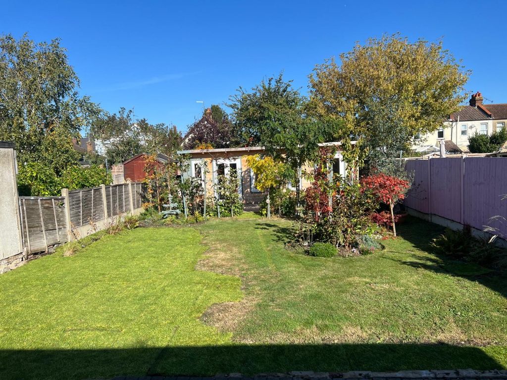 Property photo 2 of 16 4375144