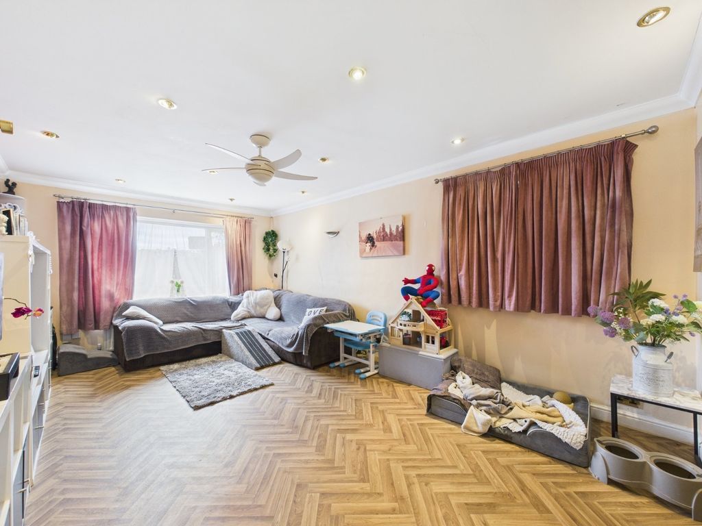 Property photo 2 of 15 Picture No. 26